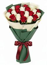 Букет Микс из красных и белых роз в Карсун