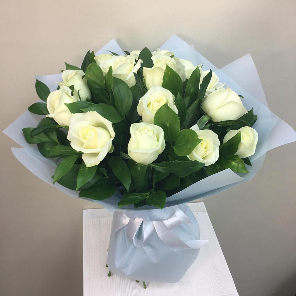 Букет 15 Белых роз Проуд в Карсун