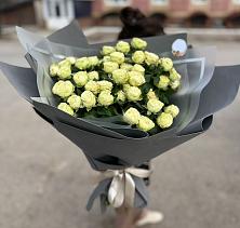 Букет Белые кустовые розы Солинеро в Карсун