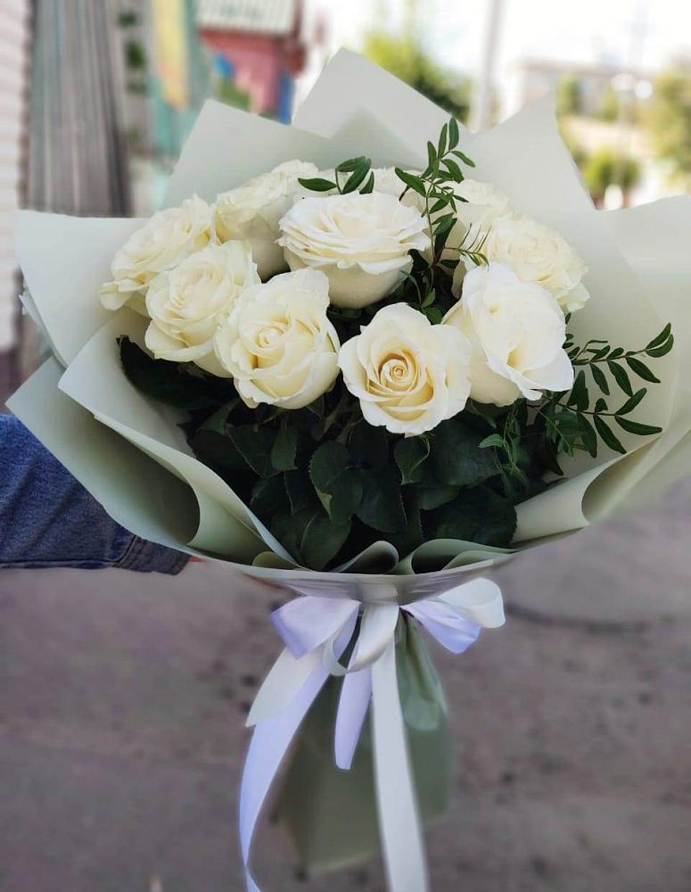 Букет Белые розы Проуд в Карсун