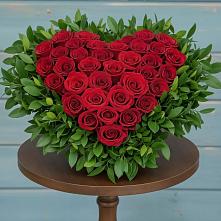 Цветочная композиция из Розы в виде сердца в Карсун