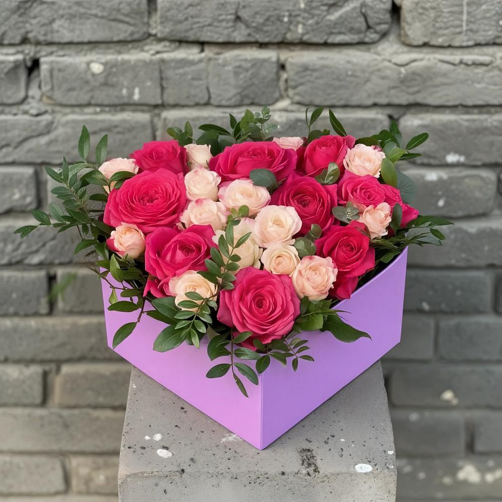 Цветочная композиция из Розы в коробке в Карсун