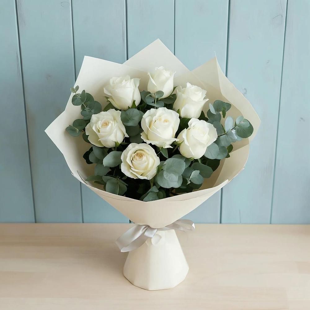 Букет Белые розы в Эвкалипте в Карсун