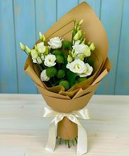 Букет цветов из:  Хризантемы и Лизиантусы #REPLACE_PRED# Карсун