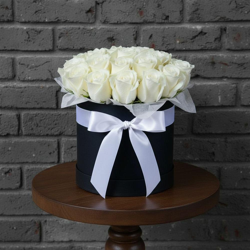 Цветочная композиция из Розы в шляпной коробке в Карсун