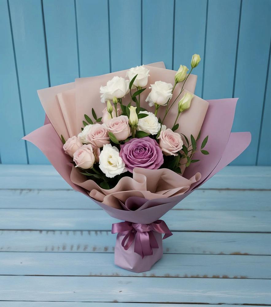 Букет цветов из: Розы и Лизиантусы в Карсун